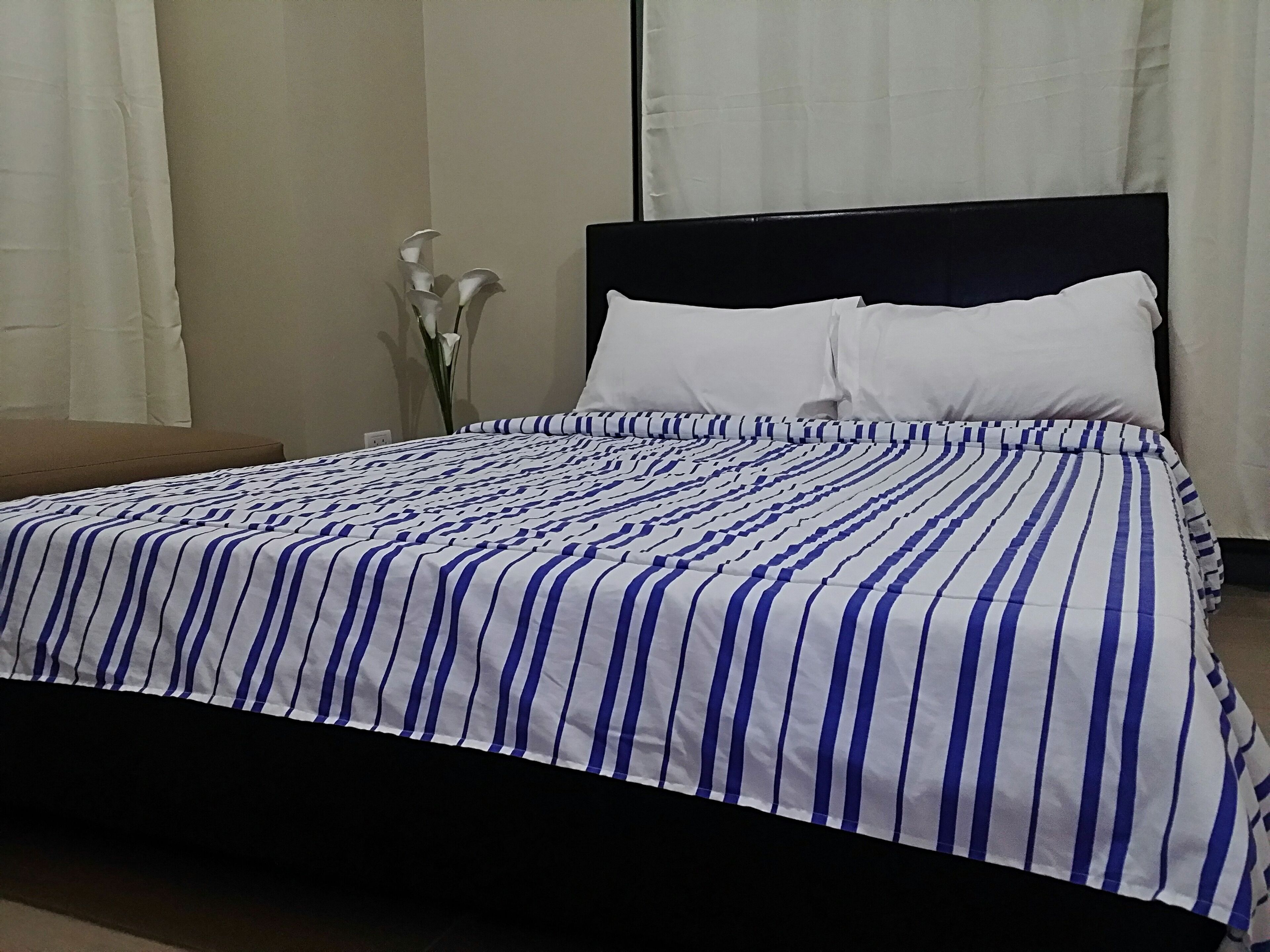 Studio unit #1 with City View near NAIA 3 Cable and High-speed Wifi