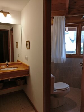 Duschwanne, Whirlpool, Haartrockner, Bidet