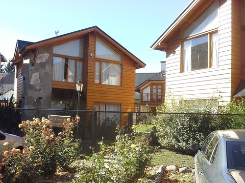 Cabin Cuatro Estaciones with mountain views