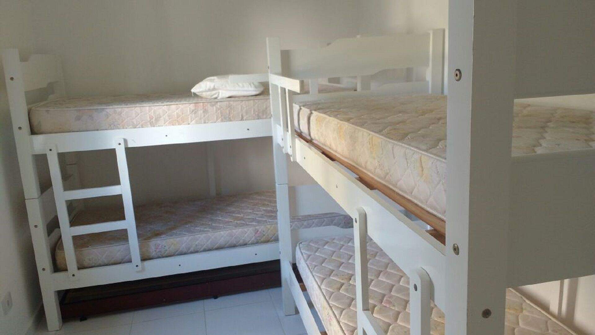 FOOT ON THE SAND 50m, BEACH SERVICE, INTERNET, SMART TV, HEATED SWIMMING POOL