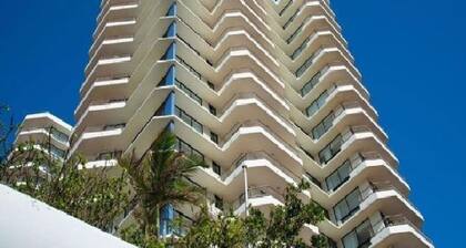 Beautiful Beach Front Apart. sleep six available Dec 26th 2026 - Jan 9th 2027.