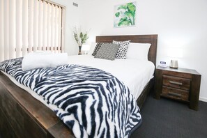 2 bedrooms, iron/ironing board, WiFi, bed sheets