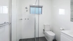 Shower - Avoca Beachfront Unit - South Strand 1 (Avoca Beach)