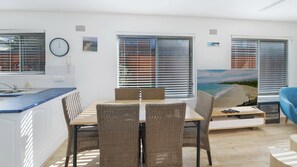 Dining - Avoca Beachfront Unit - South Strand 1 (Avoca Beach)