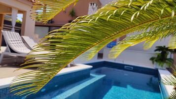 Piscine extérieure, piscine chauffée