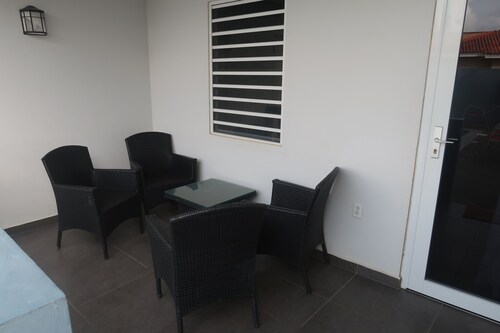 Two Bedroom Two Bathroom appartement en location avec un parking gratuit