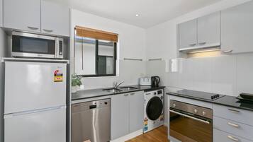 Microwave, stovetop, dishwasher