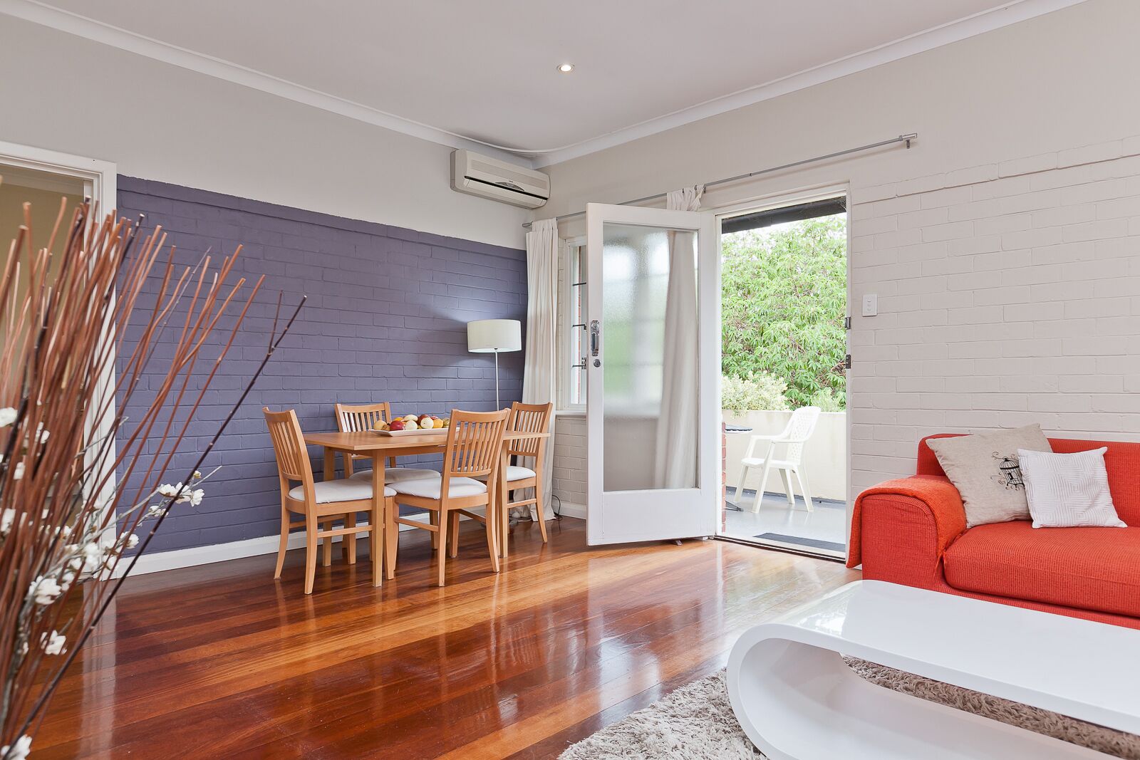 Nedlands  Shenton Park  2 brm F/Equipped Apartment.  Short/Long Term . 