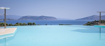 Luxury Estate Villa + 2 appartements privés + court de tennis / piscine / sauna et superbes plages