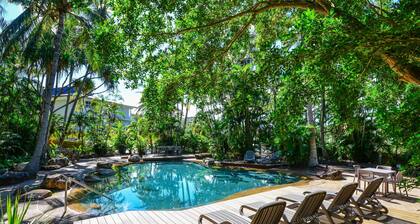 Poinciana Lodge 208, Seaview Apartment on Hamilton Island