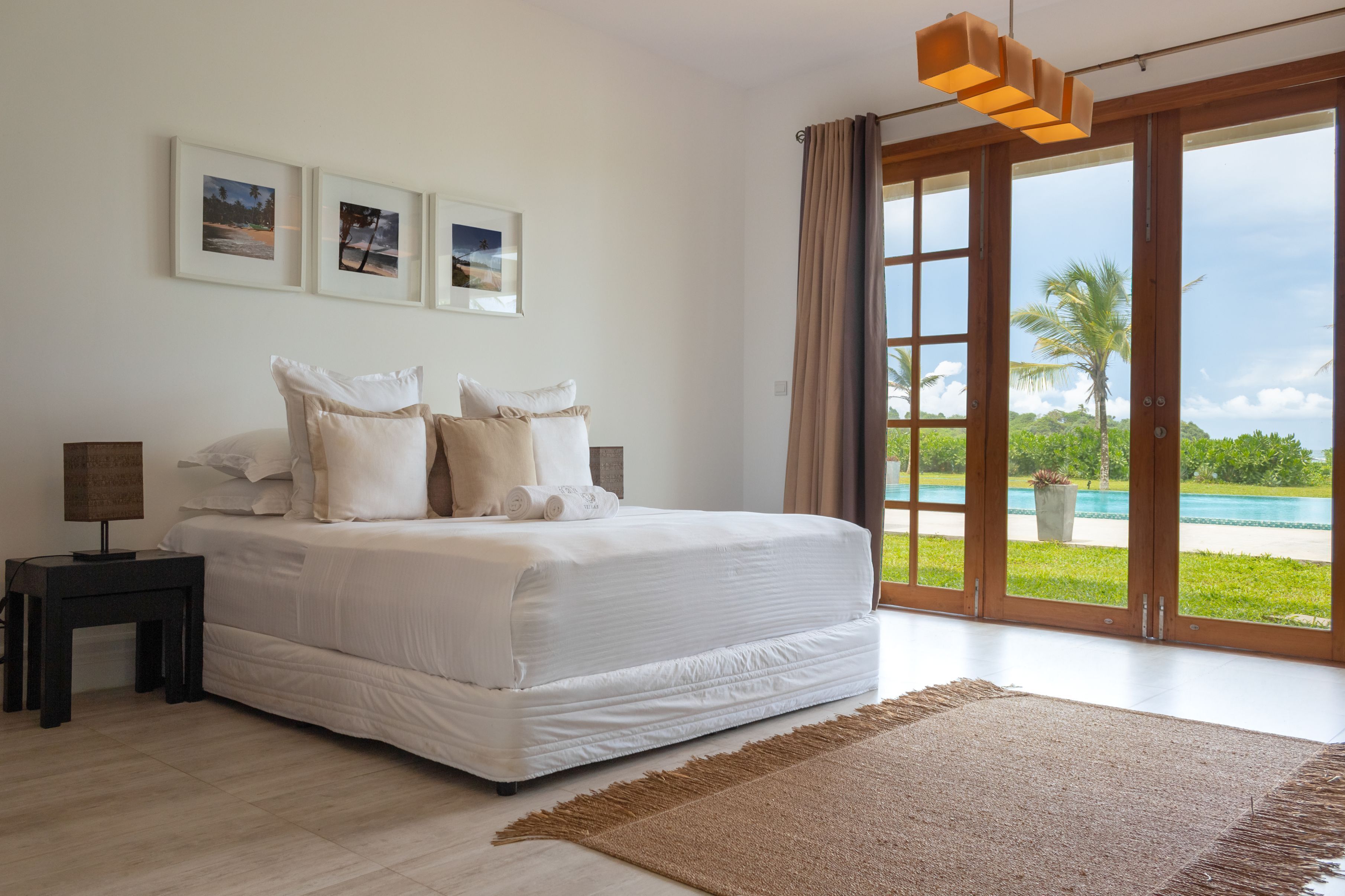 4 bedrooms, in-room safe, iron/ironing board, free WiFi