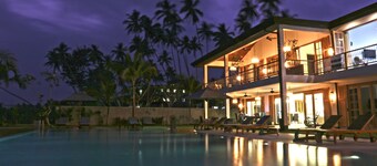 The Lookout Dikwella Sri Lanka Luxury Beachfront Villa (nr Hirikatiya)