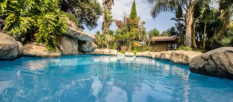 Summer Garden Guest House - TAI Tambo International Airport