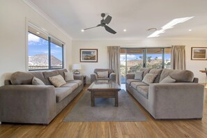 TV, books - YellowBox Accessible Cottage Tumut (Tumut)