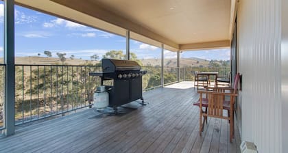 YellowBox Cottage Tumut