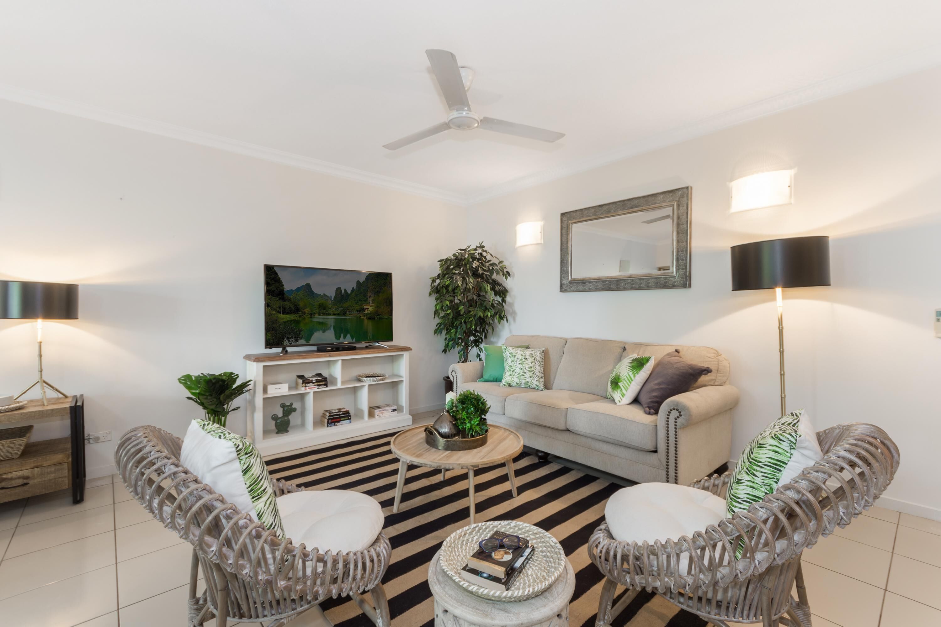 PURE PARADISE (I690) - 2 Bedroom Apartment, Lush Resort Pool Tennis Courts