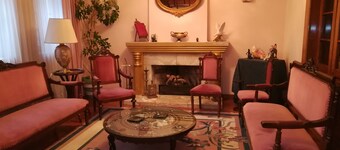 5 estrellas, Beautifull, sunny and confortable room with big bathroom.