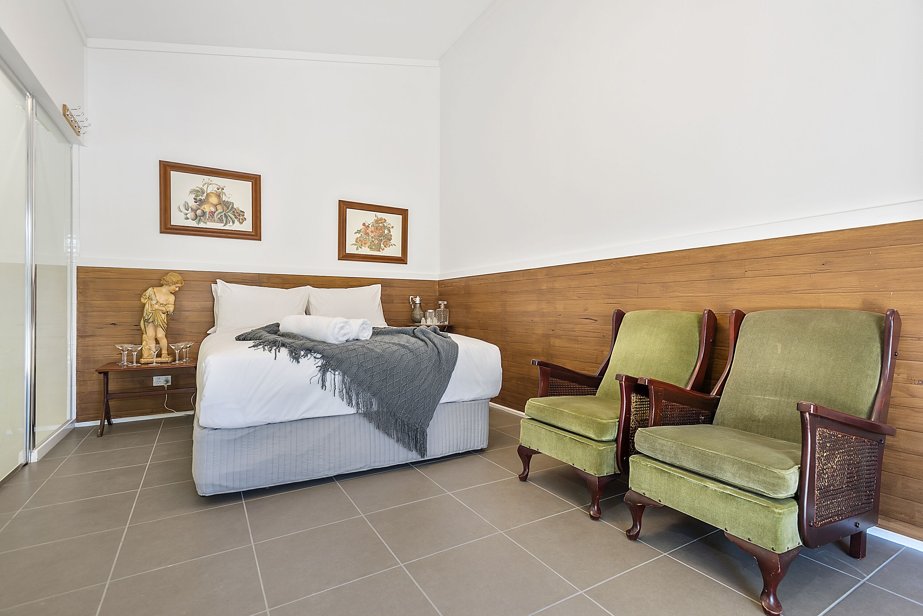 Comfortable and Lovely Bodkin Cottage - Room 1