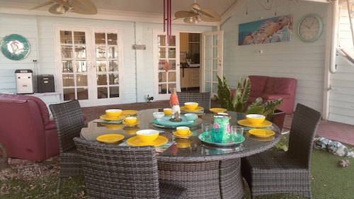 Luxury old world B&B  1849 historic pub beautifully renovated