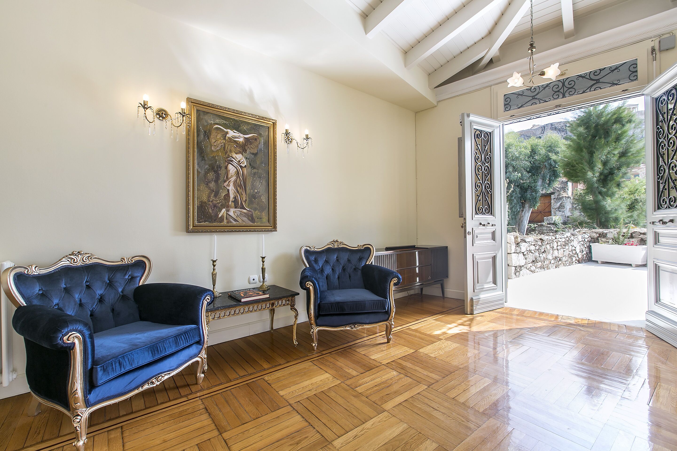 Aerides Luxury Suites, In the heart of the historic center, with Acropolis view