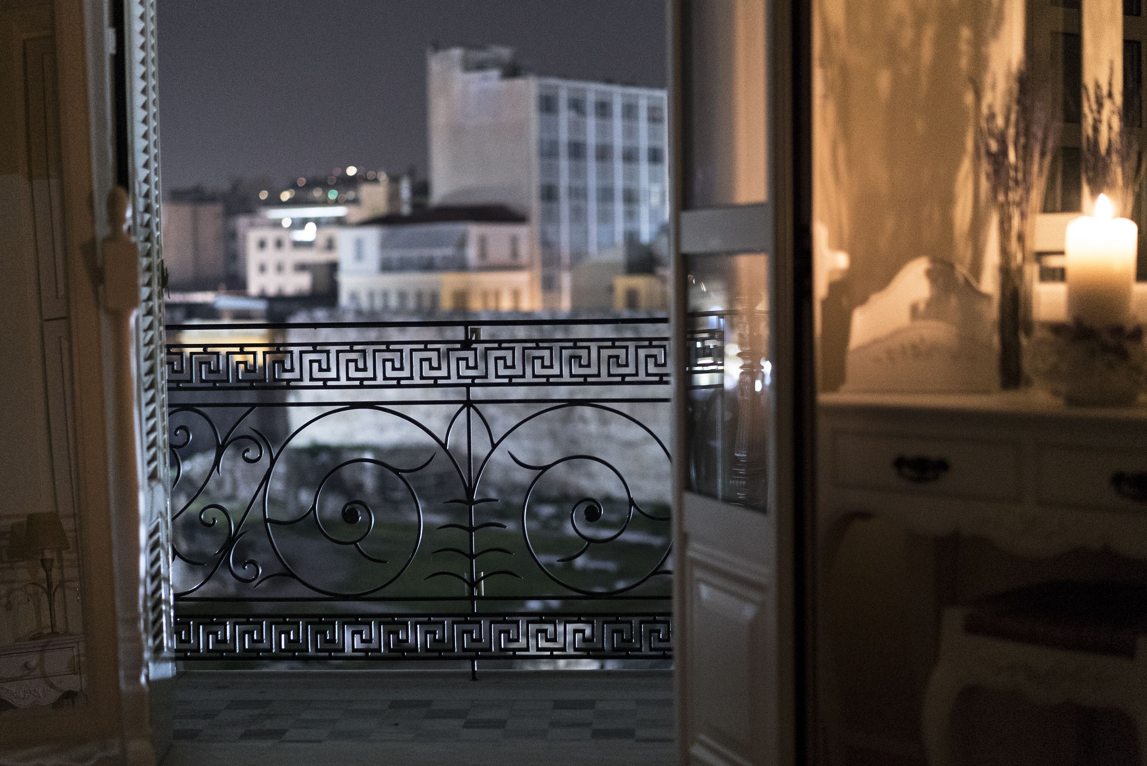 Aerides Luxury Suites, In the heart of the historic center, with Acropolis view