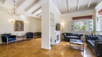 Smart TV, stereo, offices