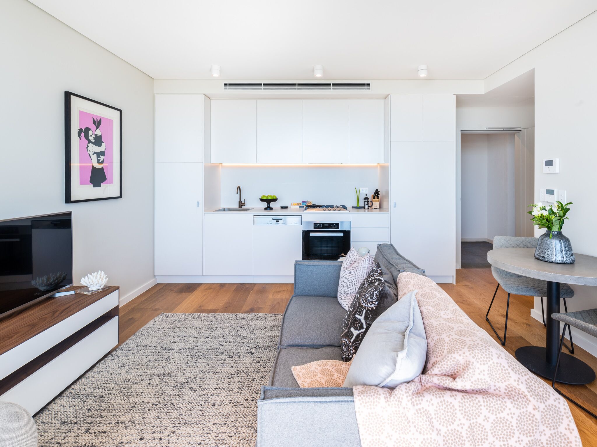 Bondi Amari Six Zero Three with Private Balcony — image 8