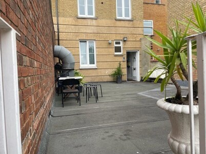 Lovely Twin Room with Terrace& Private entrance