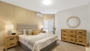 3 ��室のベッドルーム、アイロン / アイロン台、インターネット、ベッドシーツ