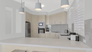 Micro-ondas, fogão, cooktop, lava-louças