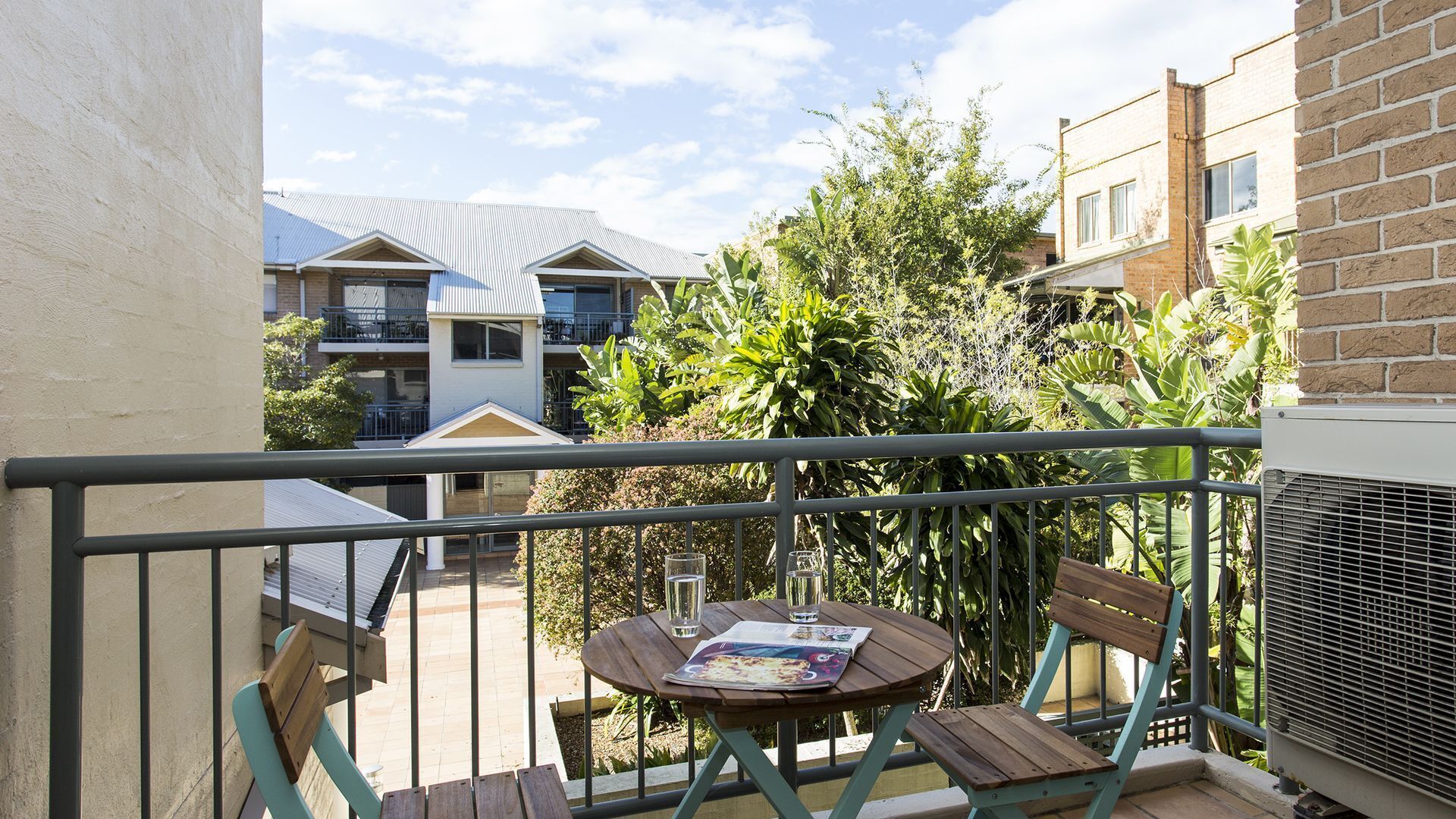 Inner City Apartment - Moments to the City Centre — image 8