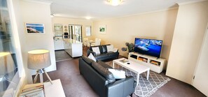 Smart TV, DVD player