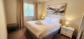 2 bedrooms, iron/ironing board, free WiFi, bed sheets