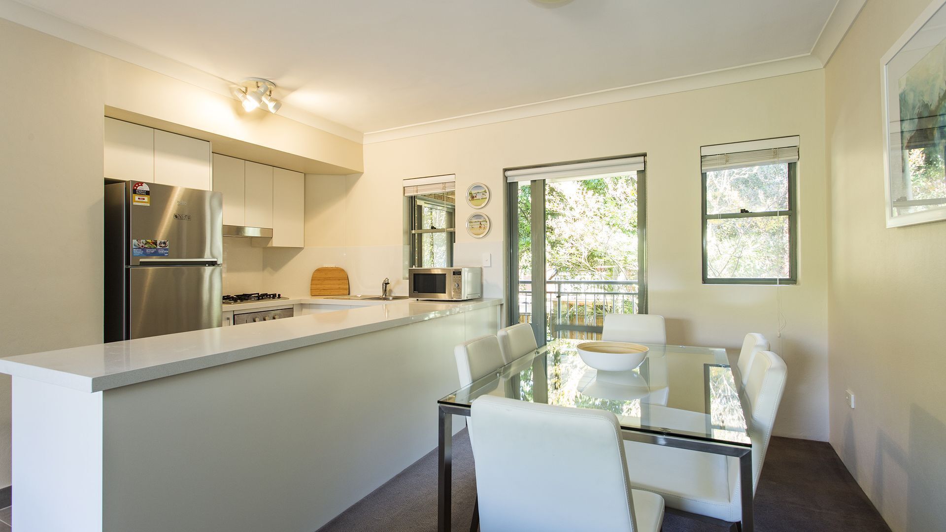 Inner City Apartment - Moments to the City Centre — image 5