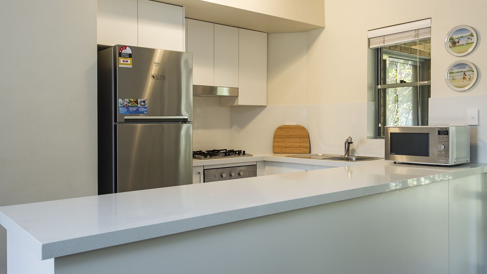 Inner City Apartment - Moments to the City Centre — image 4