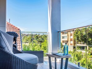 Property grounds - Premium Beachside Living at Chic Coogee Escape E8 (Coogee)