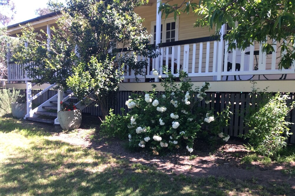 Delightful Queensland ..Country Cottage..With Comfort and Style