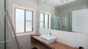 Shower - Siesta by the Sea - Beachside Retreat (COPACABANA)