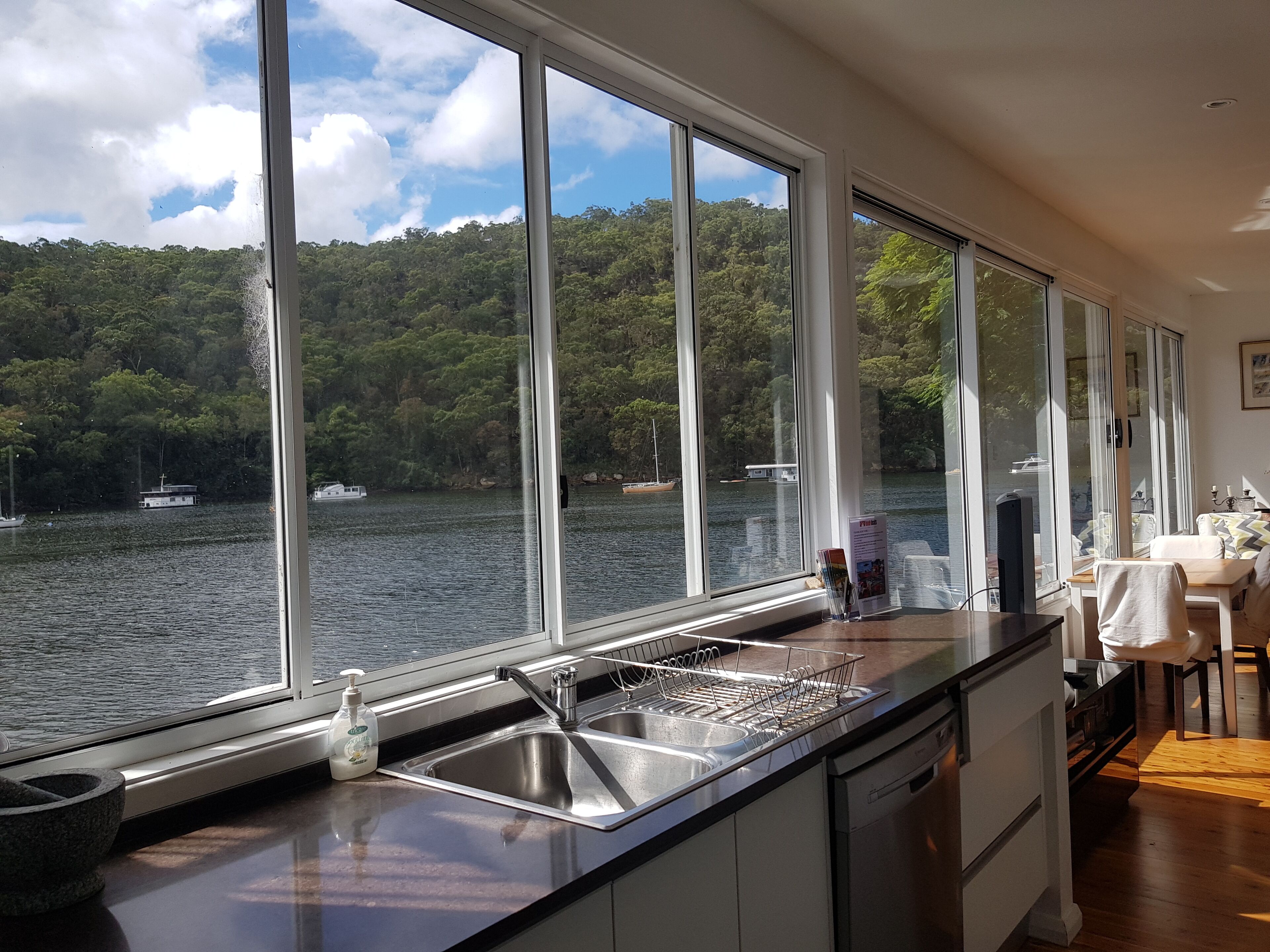 Berowra Waters Cottage — image 7