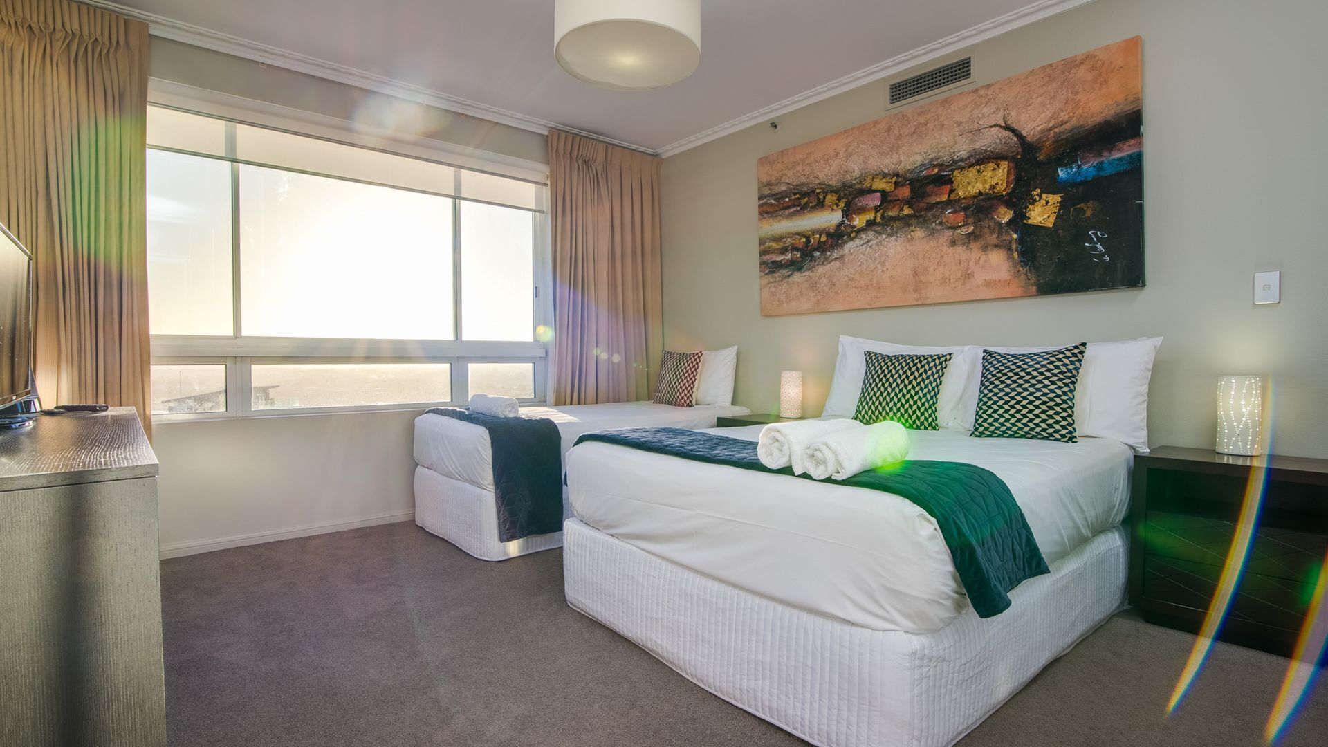 Oscar on Main Resort - Superior 3 Bed Ocean View — image 18