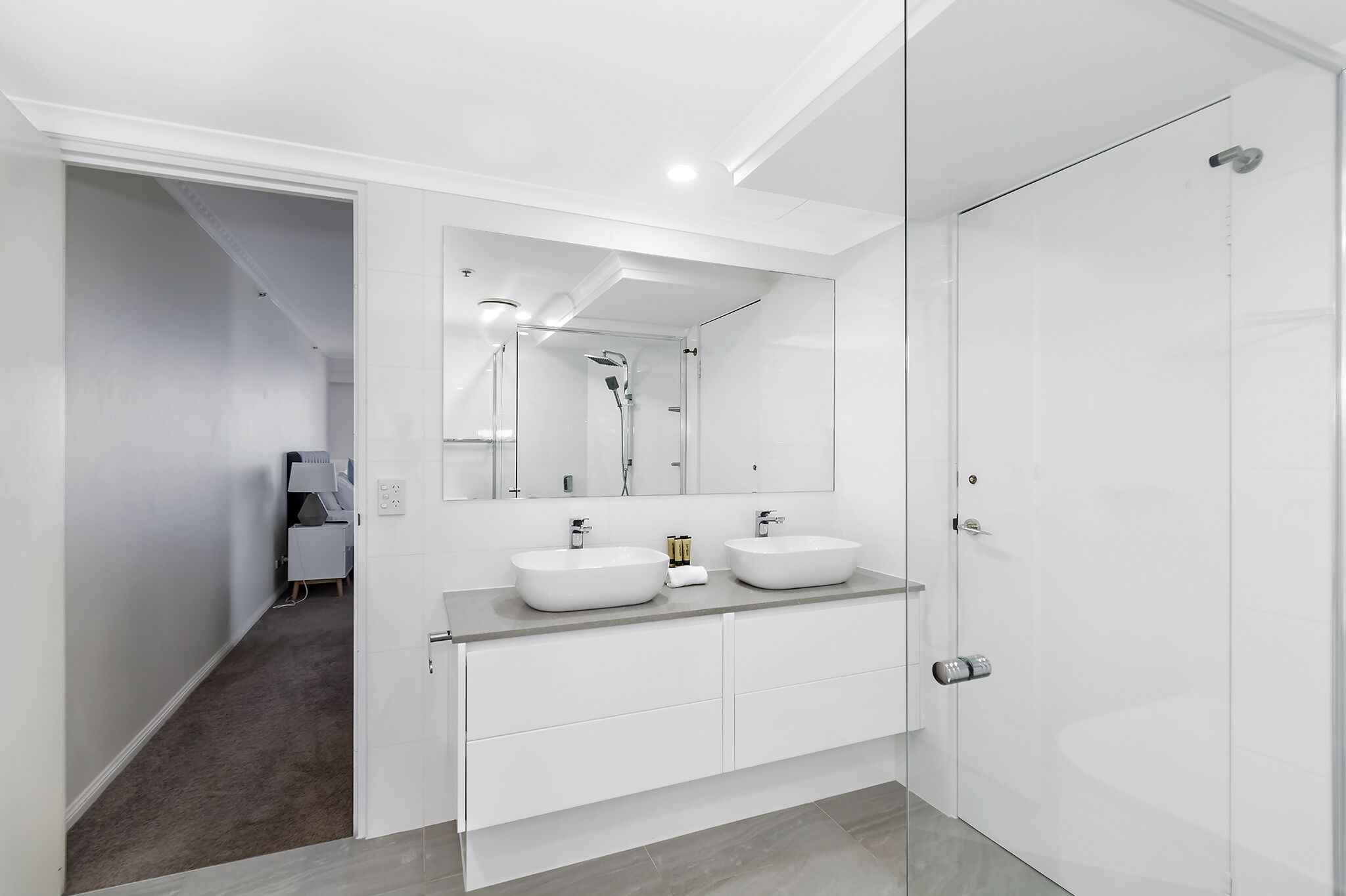 Oscar on Main Resort - Superior 3 Bed Ocean View — image 21