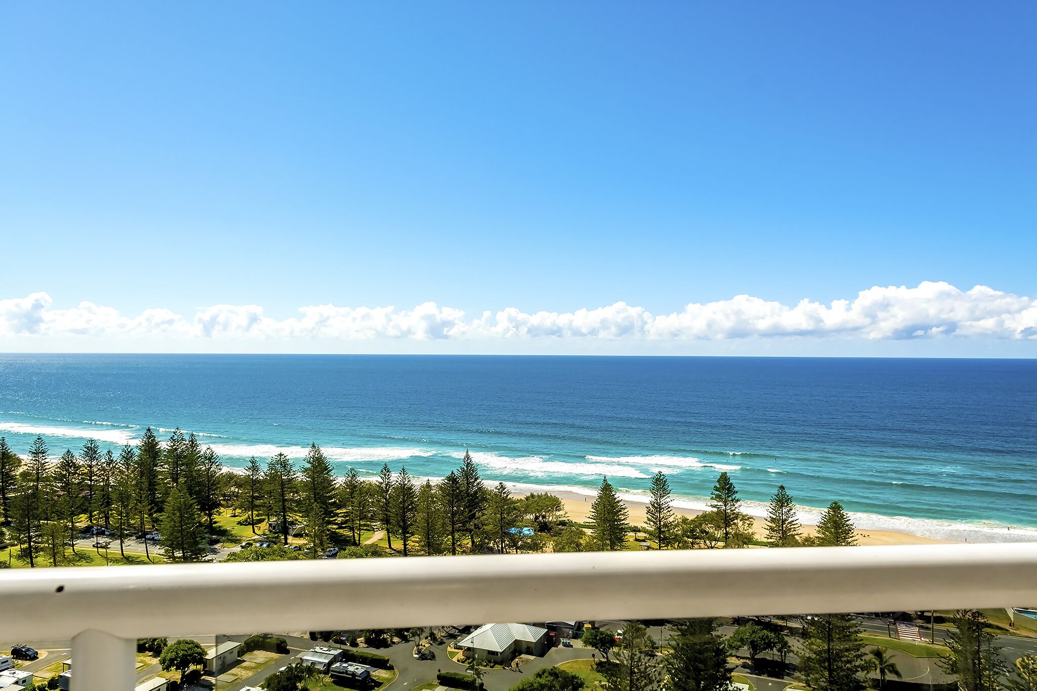 Oscar on Main Resort - Superior 3 Bed Ocean View — image 22