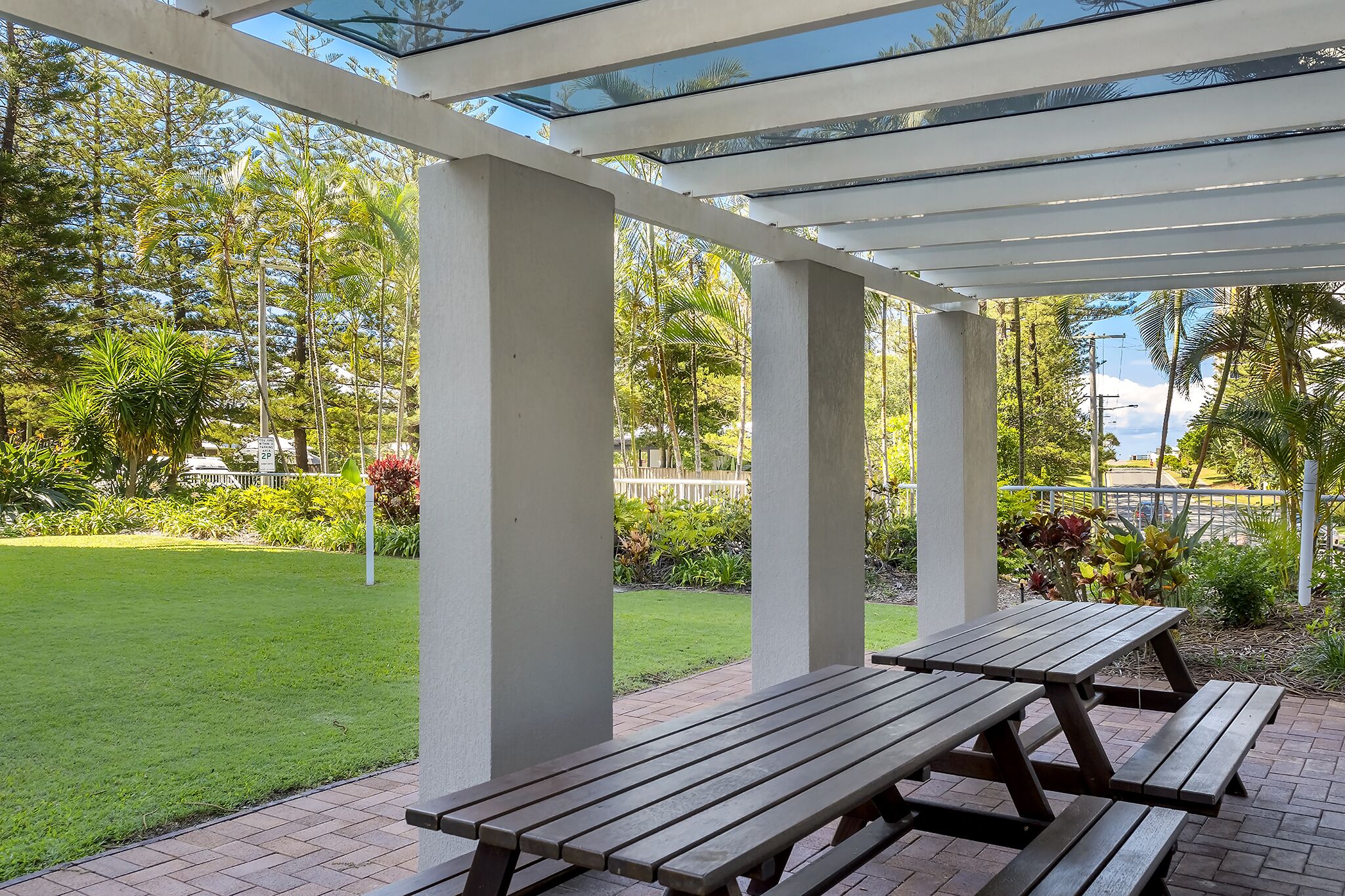 Oscar on Main Resort - Superior 3 Bed Ocean View — image 23