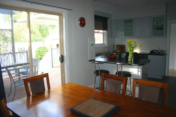 Dining - Banksia Cottage - An Old Charm Cottage that has been completely renovated (Albury)