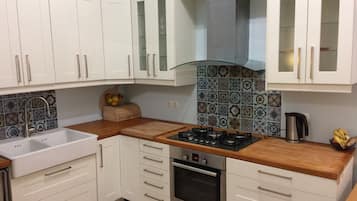 Kühlschrank, Ofen, Herdplatte, Geschirrspüler