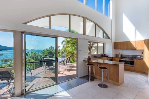 Cooinda Gardens 5, Beautiful Apartment on Hamilton Island