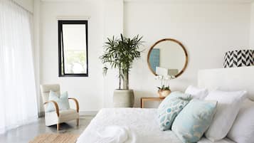 4 bedrooms, in-room safe, desk, iron/ironing board