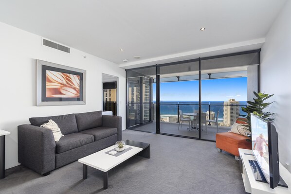TV - Circle on Cavill – 1 Bedroom + Study Ocean — QStay (Surfers Paradise)
