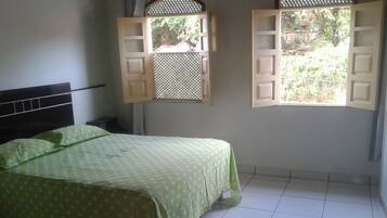 3 chambres, fer et planche Ă  repasser, Wi-Fi gratuit, draps fournis