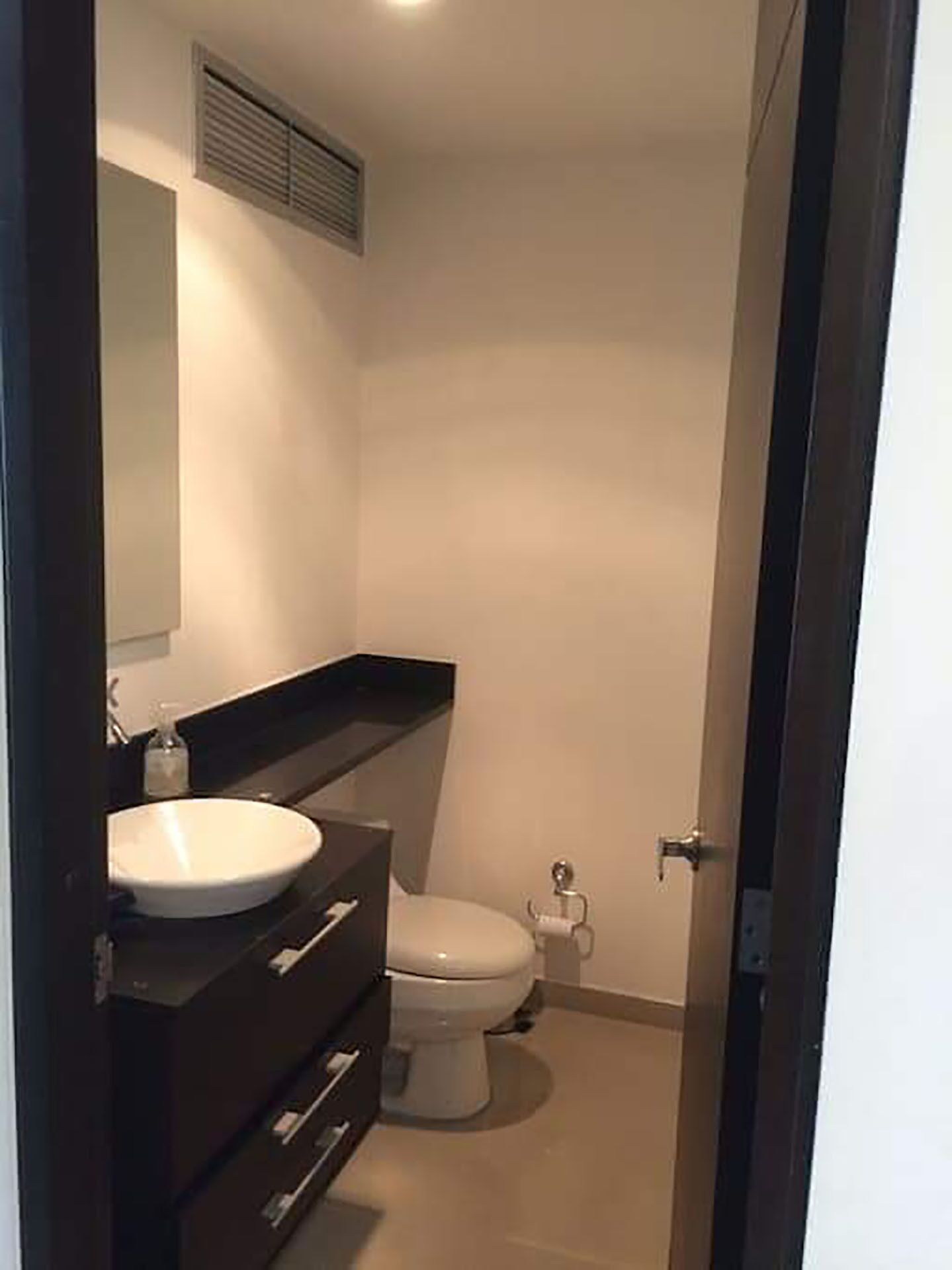 Three-storey apartment in cali